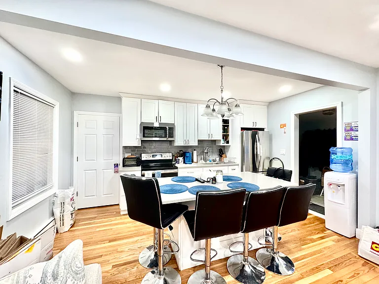 61 Baron De Hirsch Rd #B — Photo 5