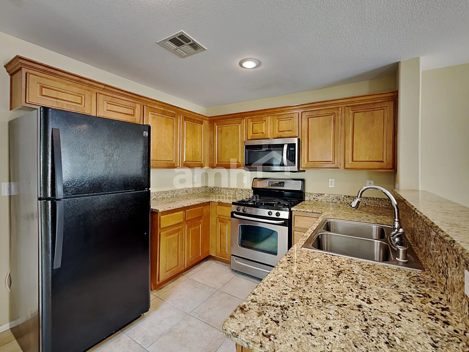3 bed, 2.5 bath, 1758 sqft, $2,150 — Photo 3