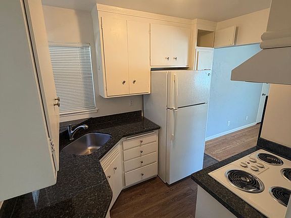 3rd image of 1718 Sequoia Ave APT 8