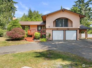 3560 NE Arrowhead Drive, Bremerton, WA 98311