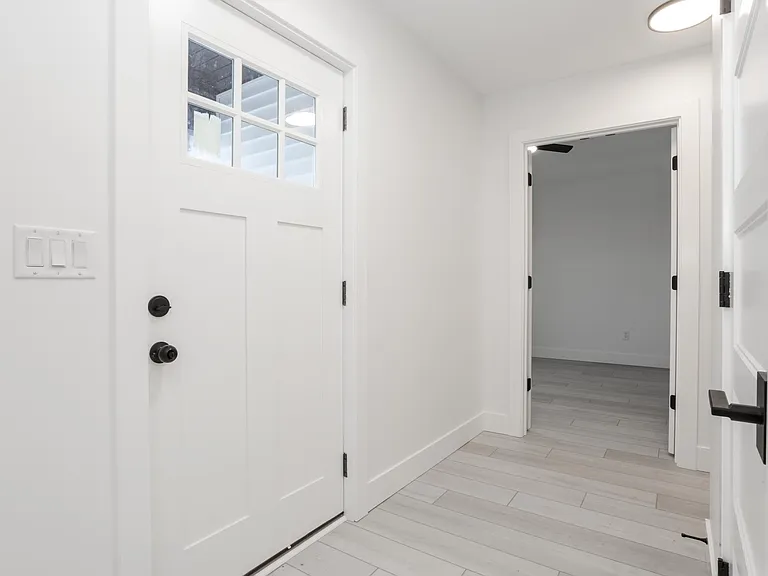 1527 Duncannon Dr — Photo 13
