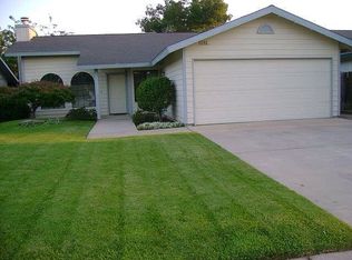 290 Sunset St, Kingsburg, CA 93631