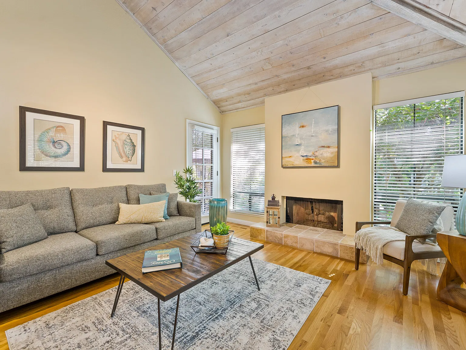 2 bed, 1375 sqft, $5,250 — Photo 4