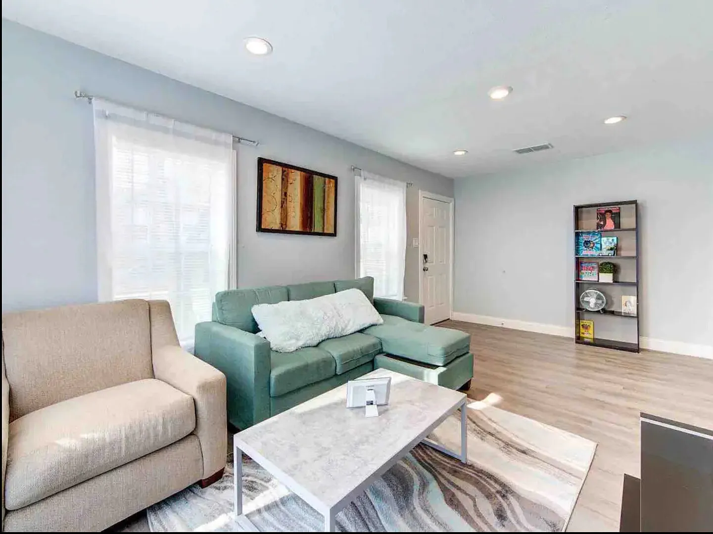 New Modern Getaway 10mins downtown/Astros/Med Cent — Photo 2