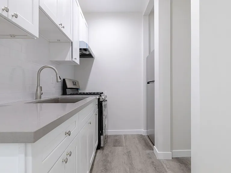 Kenmore III — Photo 16