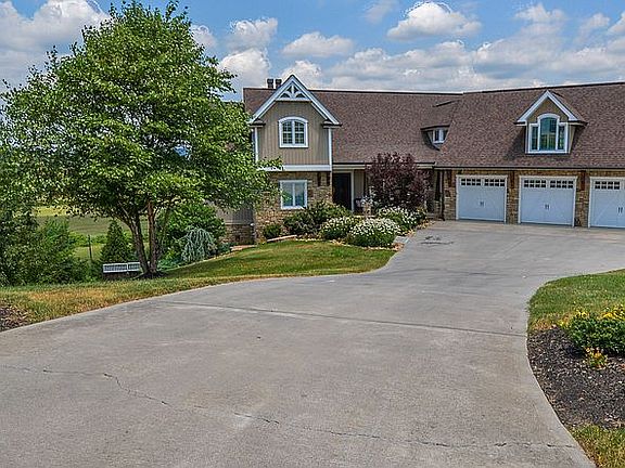 2nd image of 1199 Saint Ives Dr