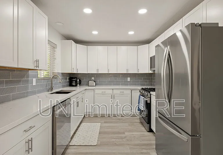 3486 N Christine Dr — Photo 8