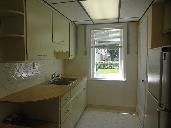 4th image of 2517 Grasmere Ave