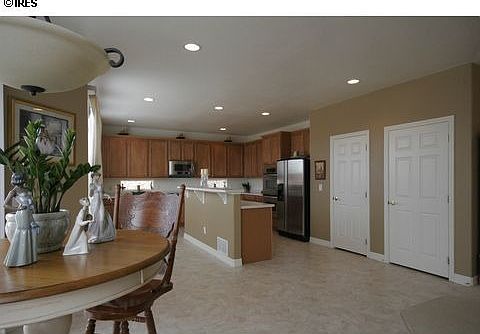 Kitchen/ Breakfast Nook