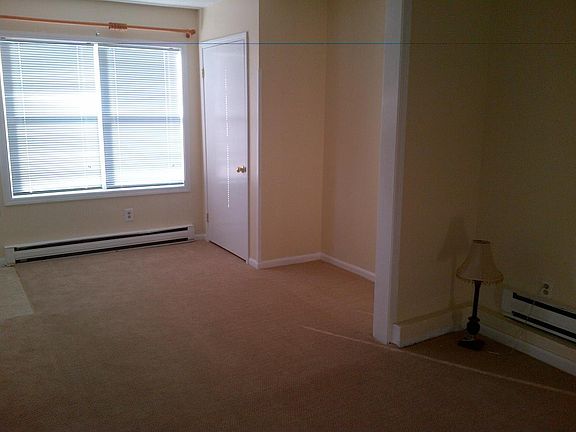 Living Room, vault ceiling