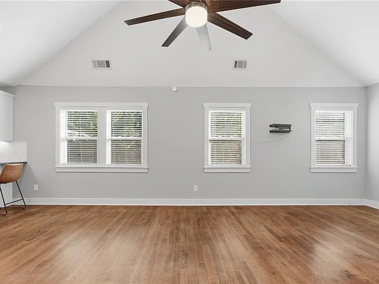 1375 Miller Reed Ave SE — Photo 10