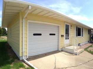 820 N Grand Ave, Pierre, SD 57501