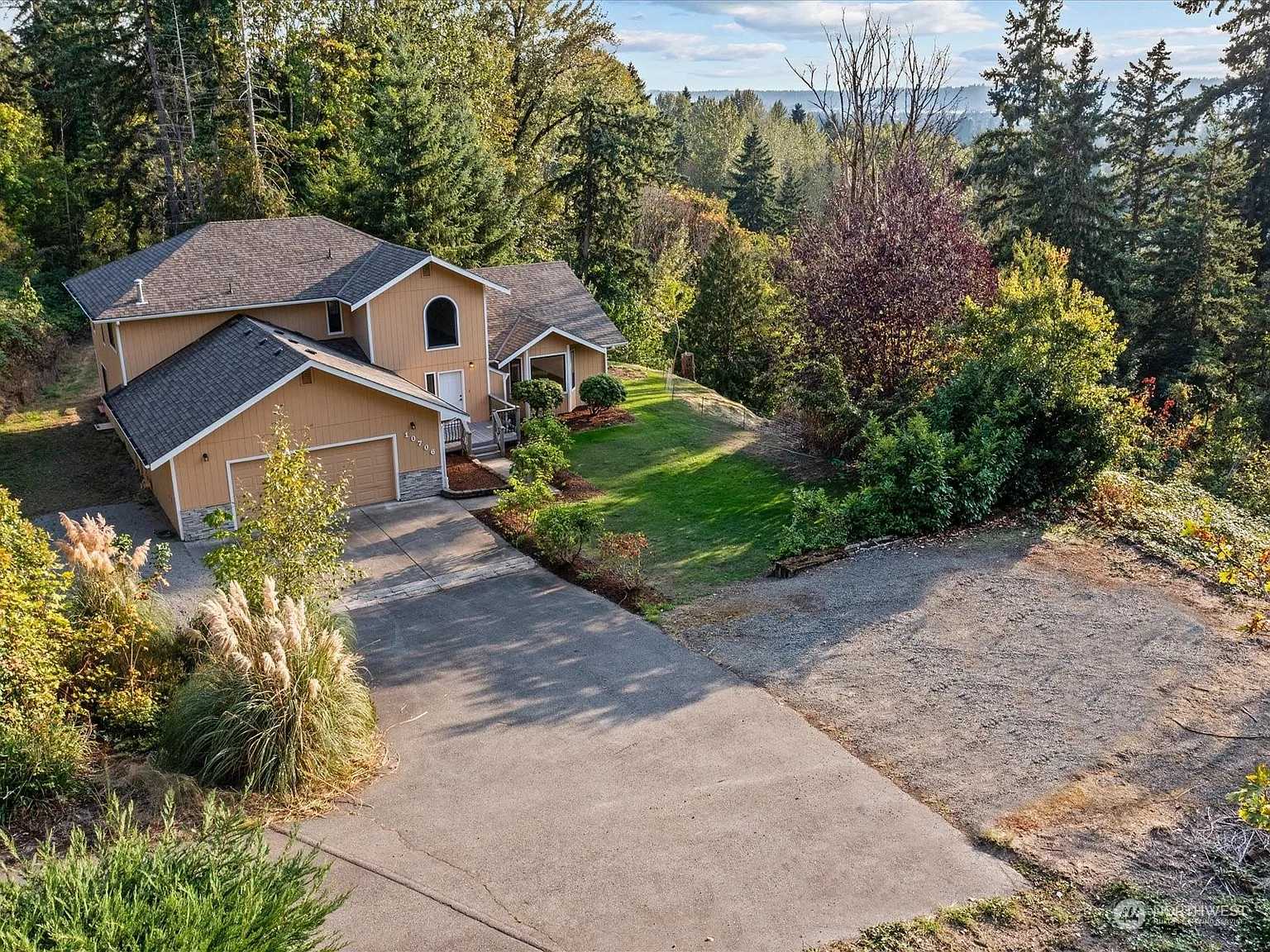 10706 SE 318th Place photo 1