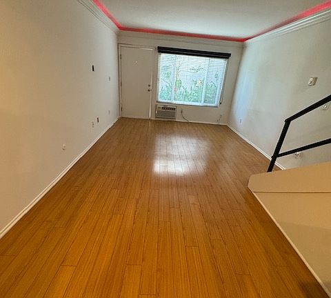 3rd image of 11035 Kittridge St APT 151
