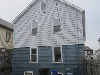 3rd image of 185 Lincoln Blvd