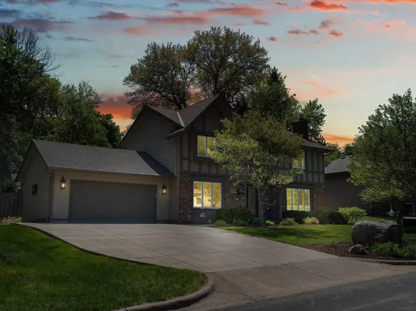 403 E 135th St, Burnsville, MN 55337
