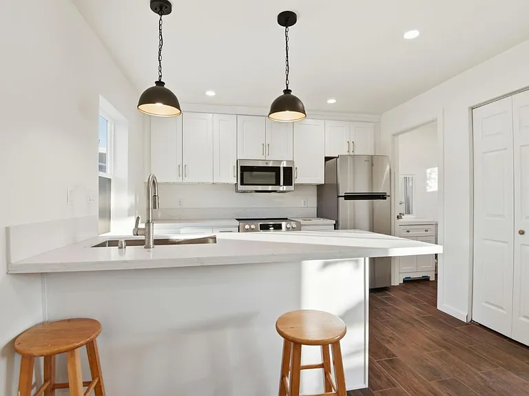 648 Anita St #1 — Photo 16