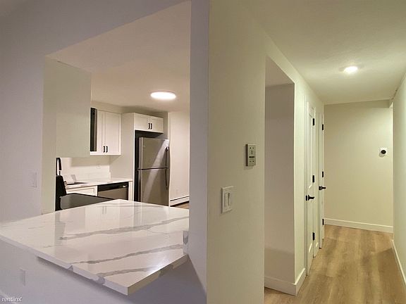 landlord_unit_photo_69026245_9