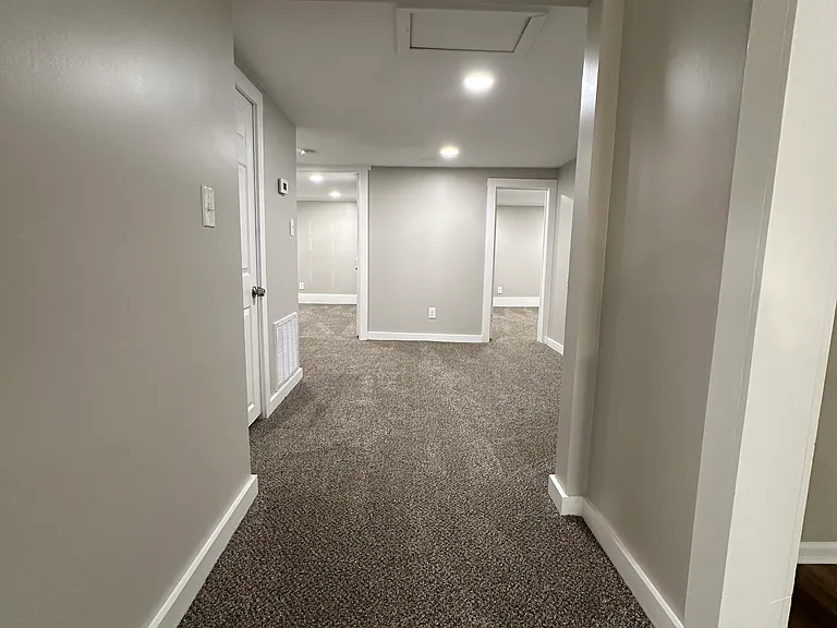 63 E Poplar St #B — Photo 8