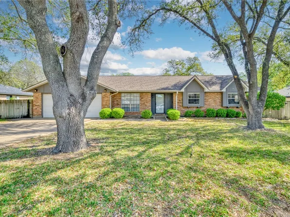 1807 Southwood Dr, College Station, TX 77840