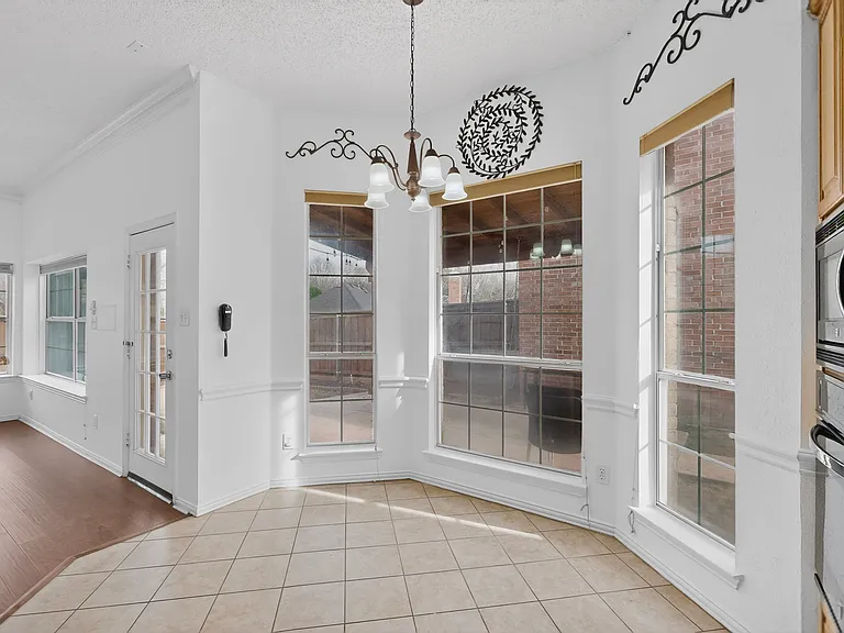 636 N Allen Rd — Photo 14