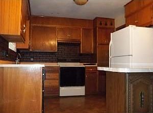 3rd image of 4909 S Broadway Pl