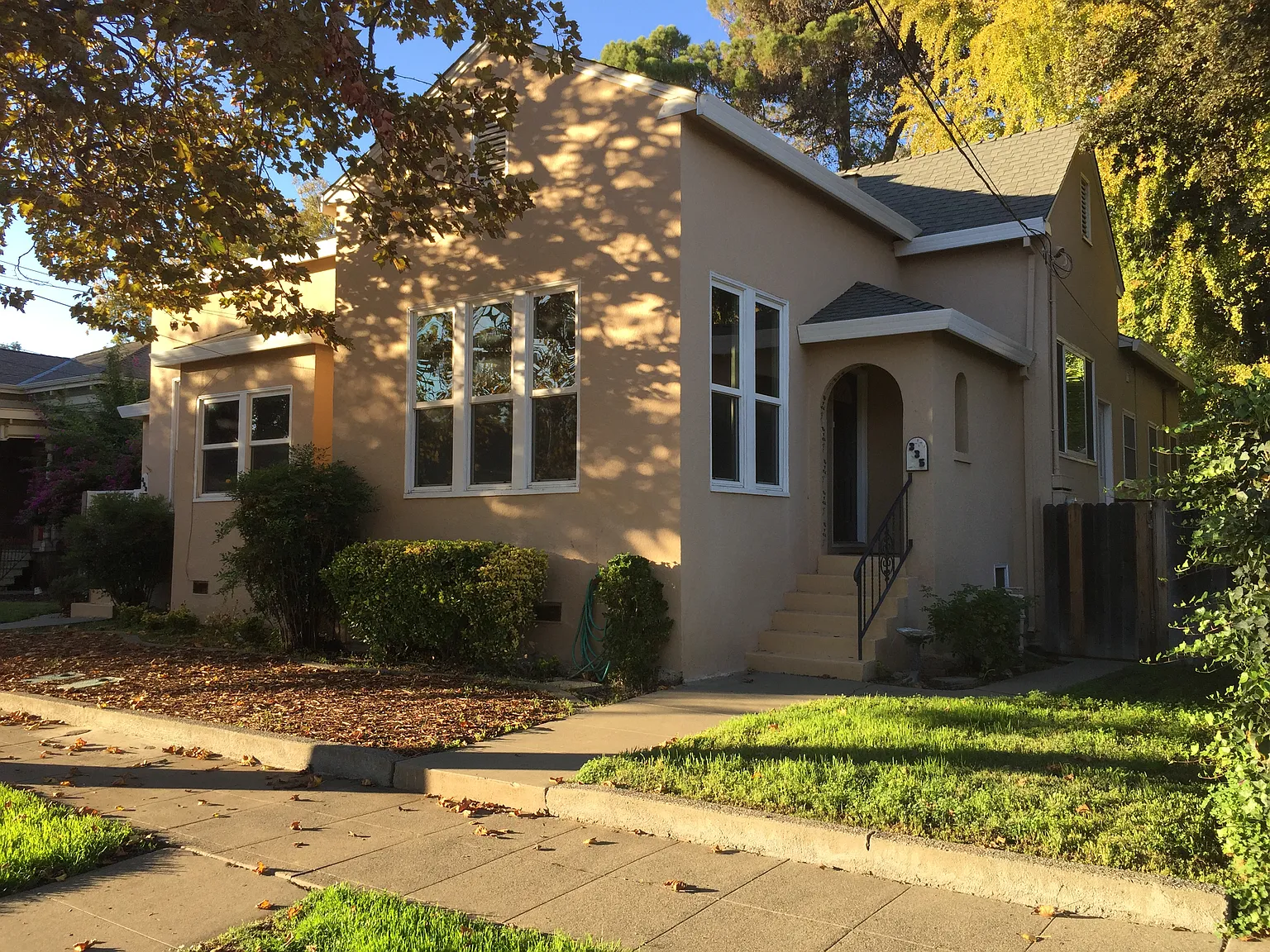 Oak Ave, Woodland — Photo 1