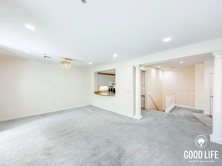 2260 Watermarke Pl — Photo 6