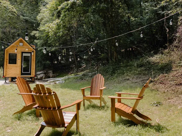 2041 Harding Rd, Blacksburg, VA 24060