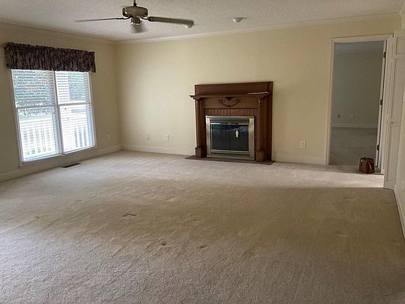 3rd image of 147 Knollwood Dr