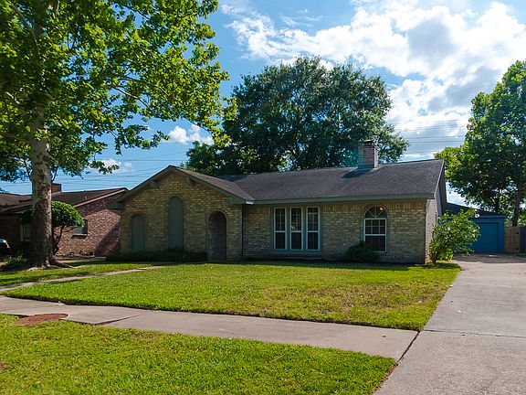 2nd image of 922 Park Meadow Dr