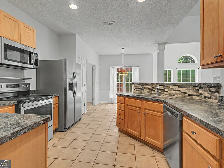 255 Squire Ln — Photo 24