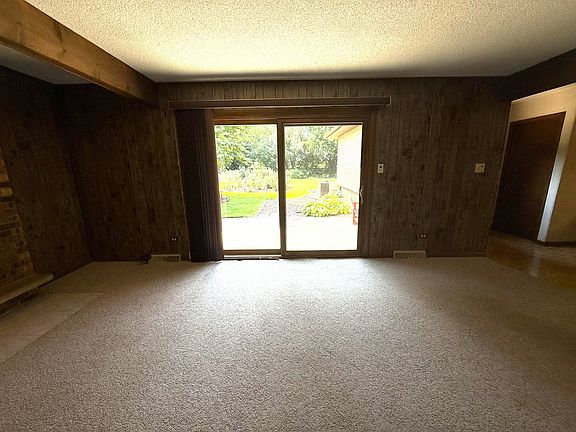 5th image of 8733 Golfview Dr