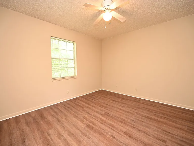 1701 W California Ave — Photo 11