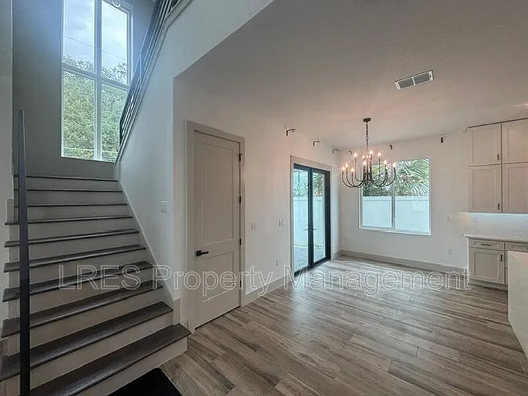 722 Ellwood Ave — Photo 10
