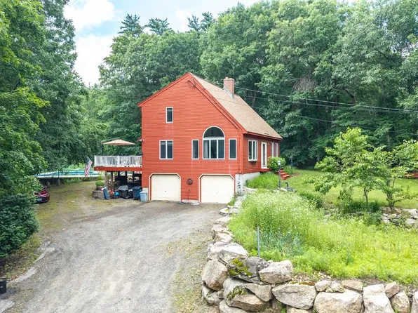 76 Hampstead Road, Danville, NH 03819