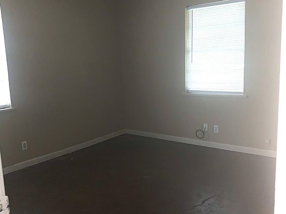 5th image of 605 Hillside Dr