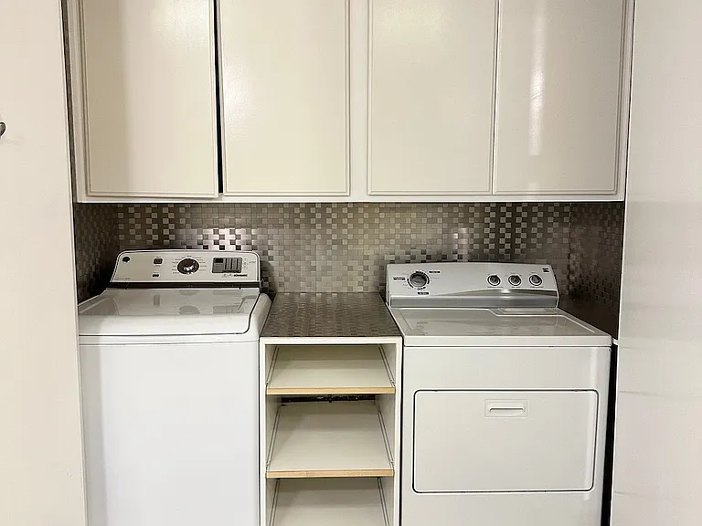 2040 Forest View Ave — Photo 18