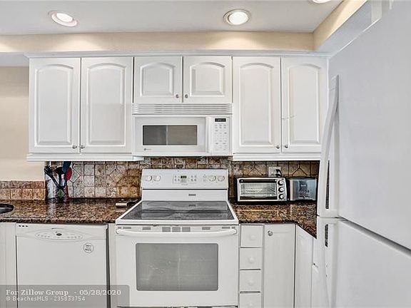 4th image of 710 N Ocean Blvd APT 809