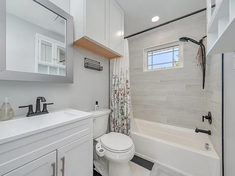 216 Sunray Beach Rd — Photo 10