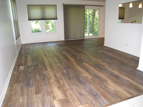 3rd image of 1610 Vermont Dr #1