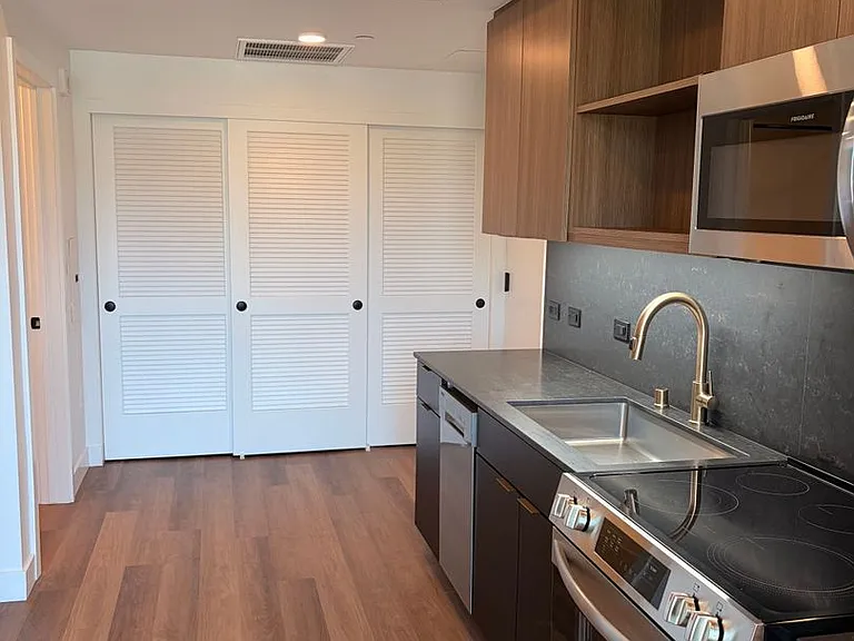 Rainford Apartments — Photo 89