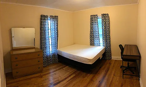 19 Duane Ave Photo 1