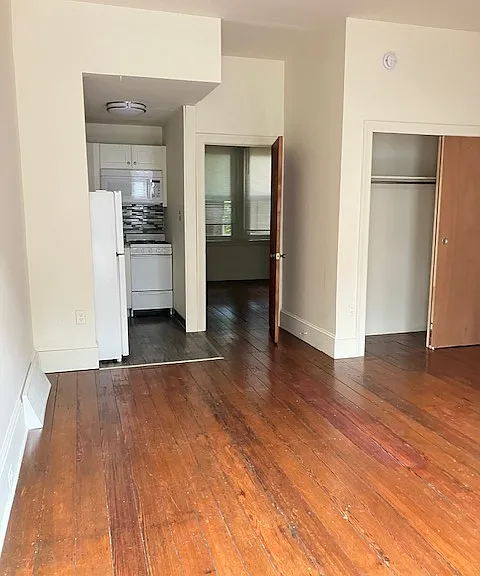 220 Fitzwater St #1F — Photo 4