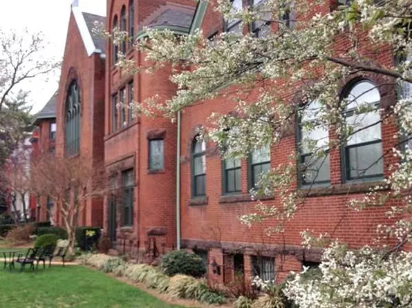 350 9th St SE APT 11, Washington, DC 20003
