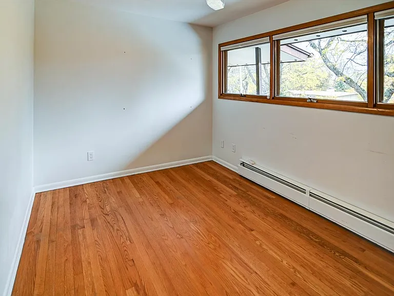 4746 Lafayette Dr — Photo 45