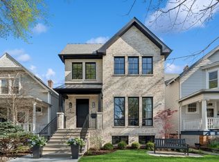 1934 W Patterson Ave, Chicago, IL 60613