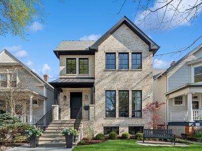 1934 W Patterson Ave, Chicago, IL, 60613