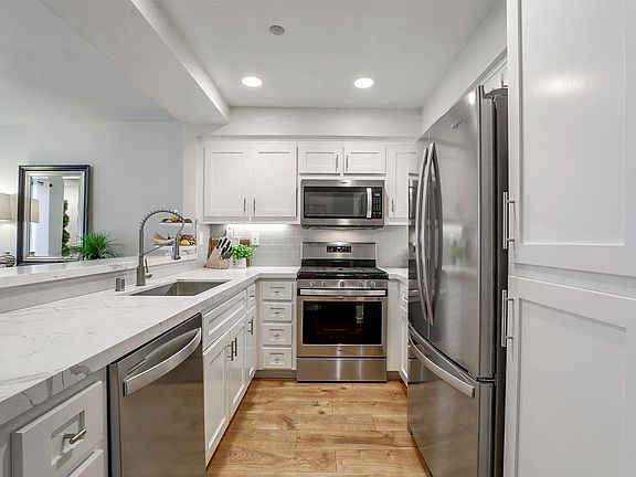 4th image of 6929 Rodling Dr Unit C