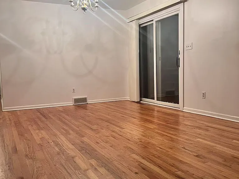 32 Hillside Rd — Photo 2